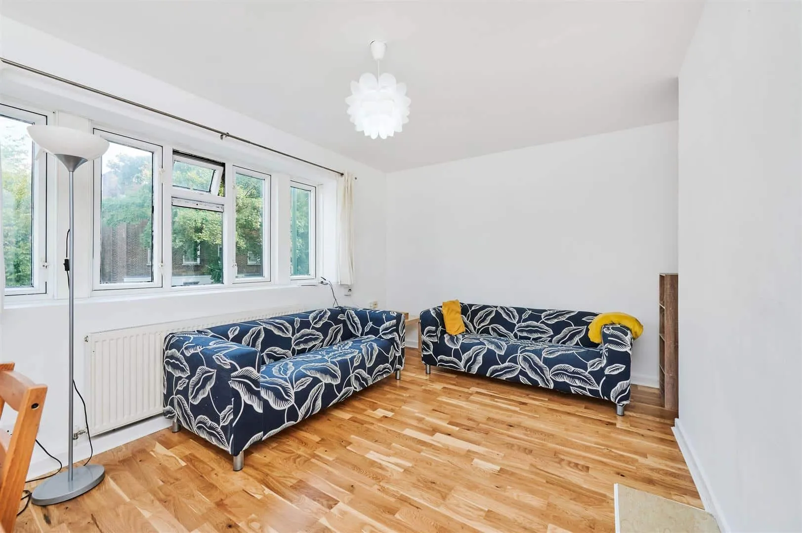 Flat Mortlake High Street in Greater London