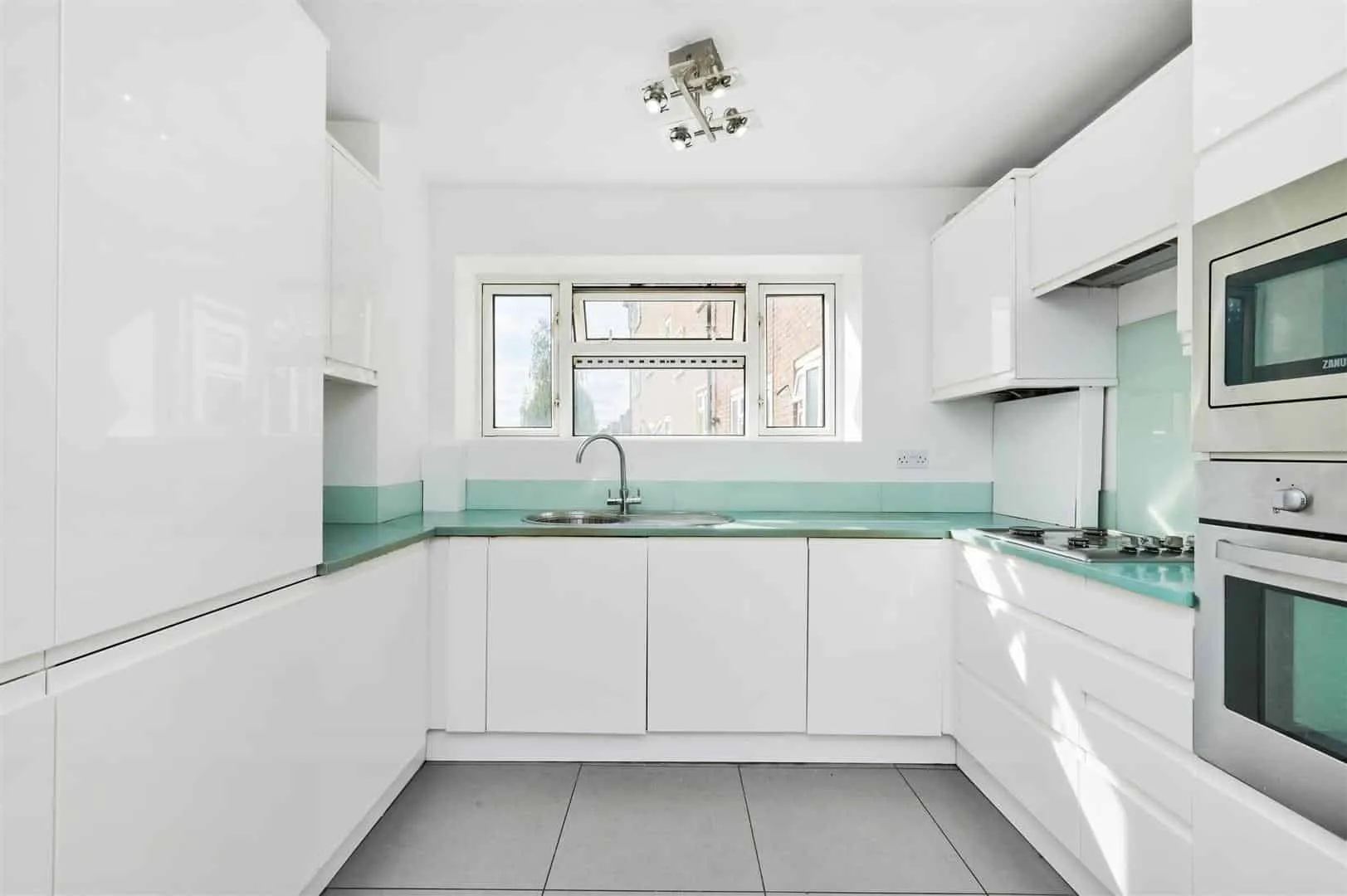 Flat Mortlake High Street in Greater London