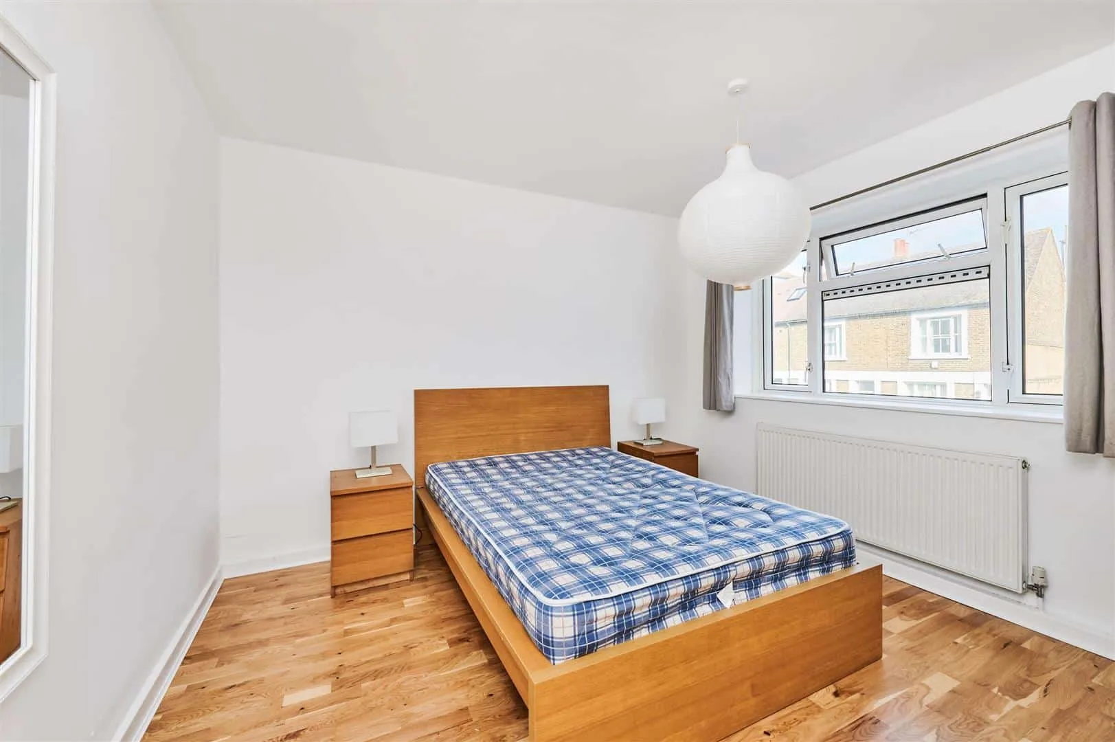 Flat Mortlake High Street in Greater London