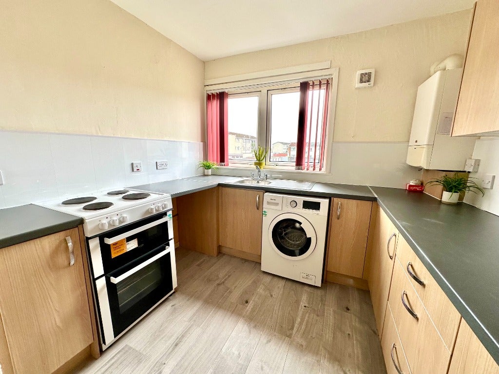 Flat Mull Avenue in Renfrew
