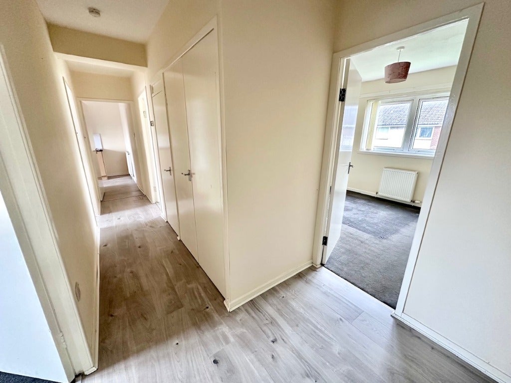 Flat Mull Avenue in Renfrew