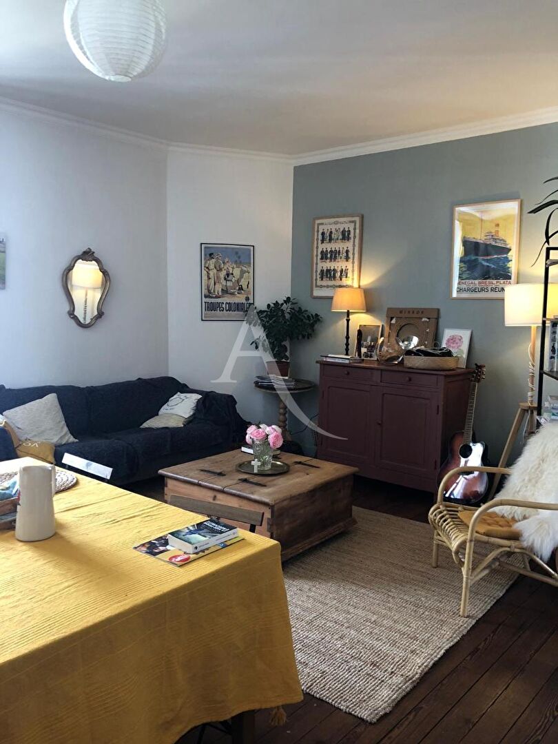 Flat Rue d'Auvours in Nantes