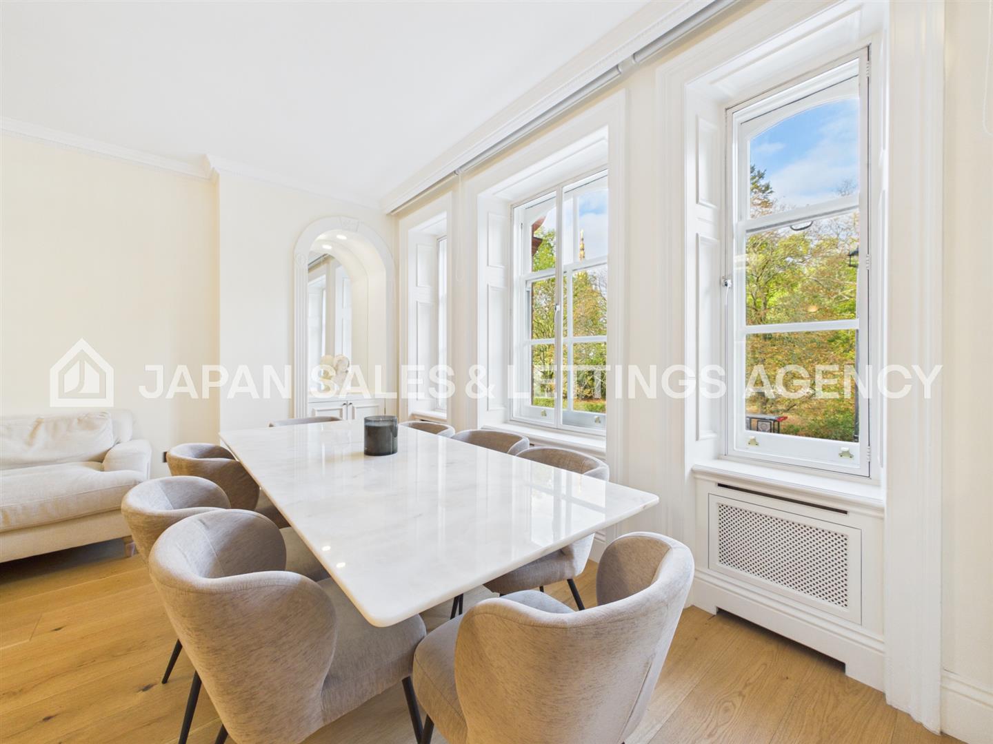 Flat Kensington Gore in City of Westminster