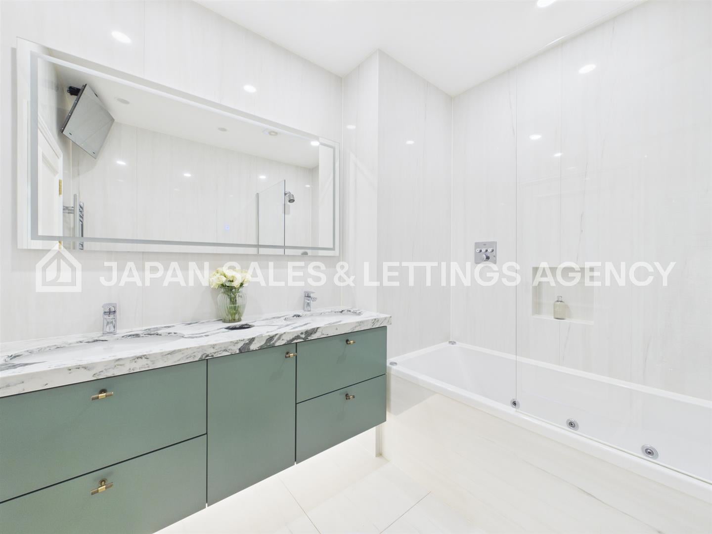 Flat Kensington Gore in City of Westminster