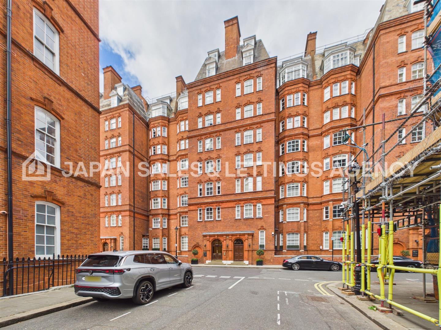 Flat Kensington Gore in City of Westminster