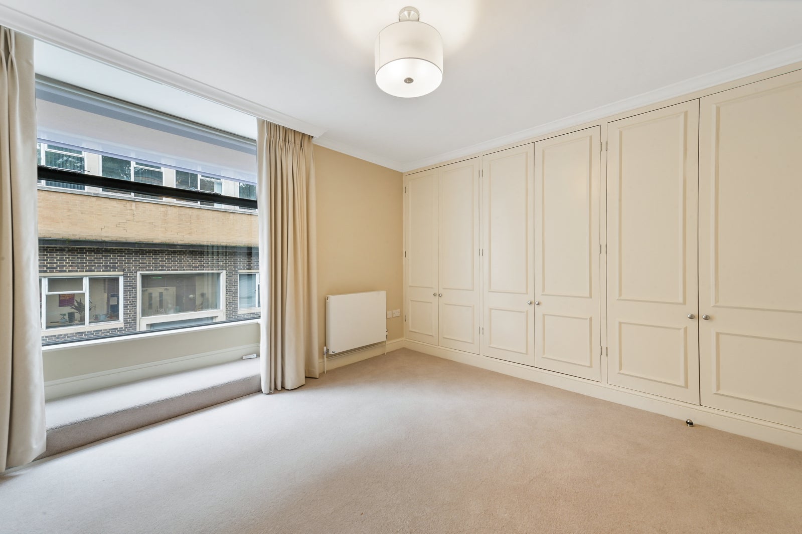 Flat Ridgmount Street in Greater London