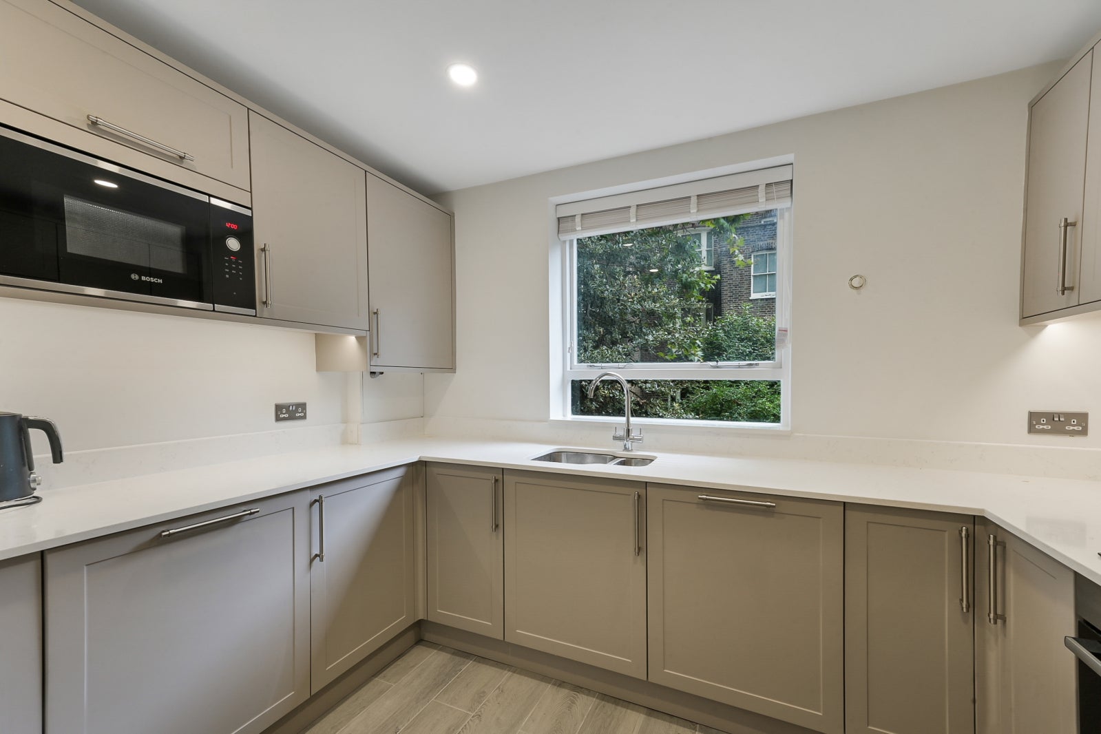Flat Ridgmount Street in Greater London