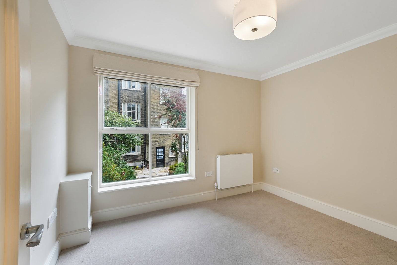 Flat Ridgmount Street in Greater London