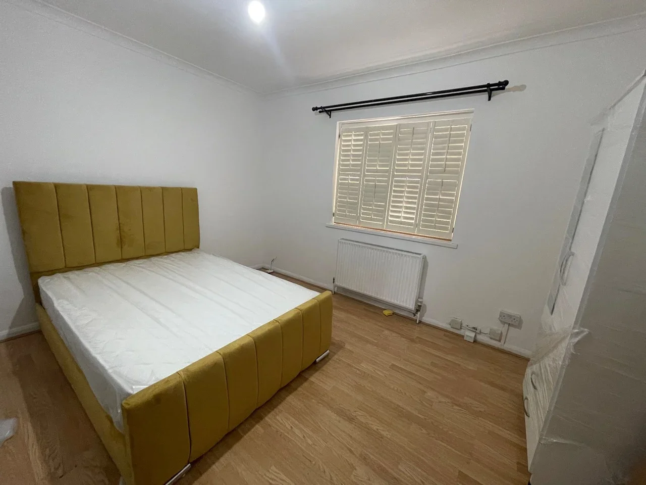 Room Keynsham Gardens in Greater London