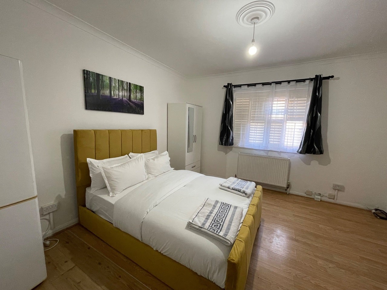 Room Keynsham Gardens in Greater London