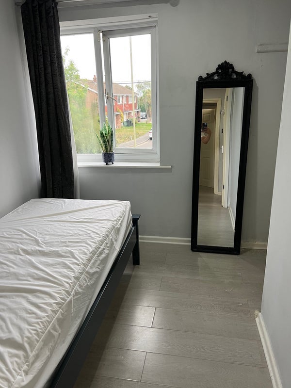 Room Ashley Road in New Forest