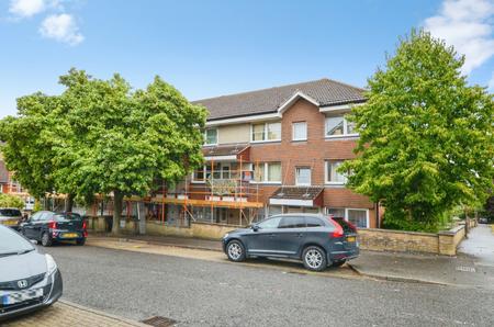 Flat Chiltern Heights in Little Chalfont