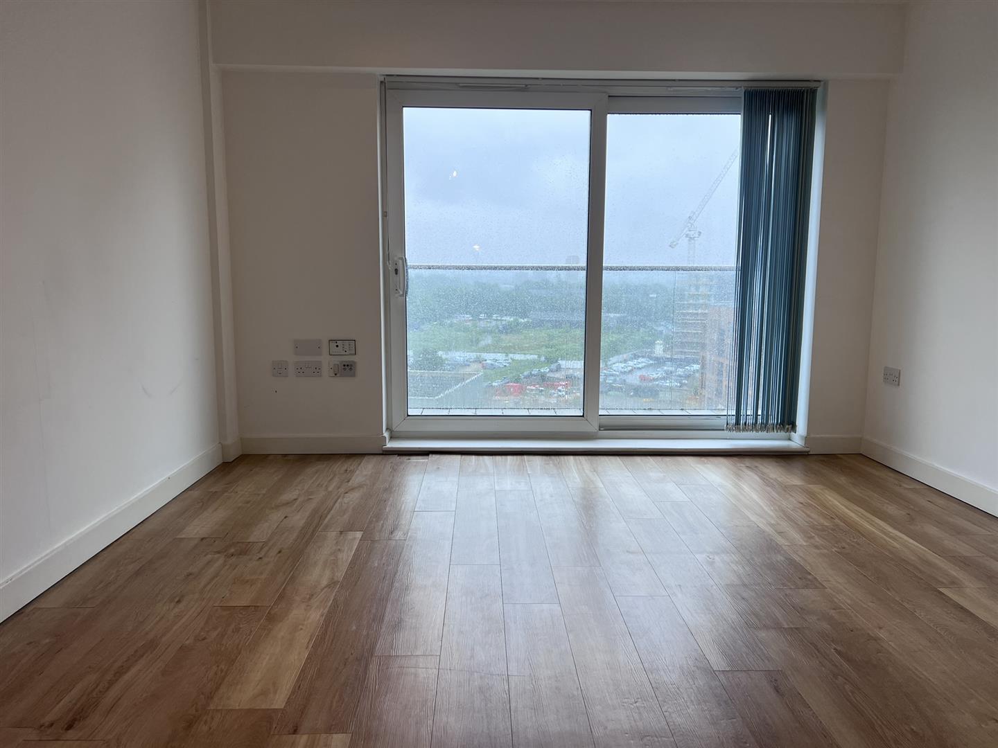 Flat East Drive in Greater London