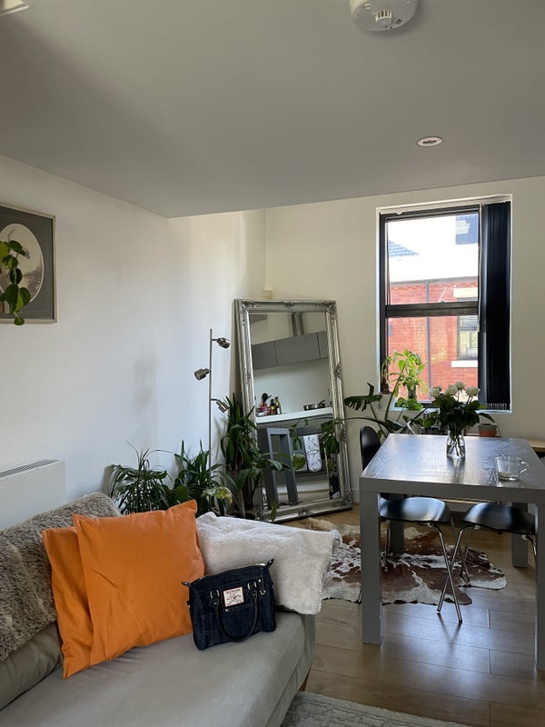 Room Laburnum Street in Salford