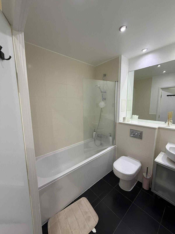 Room Fairthorn Road in Greater London