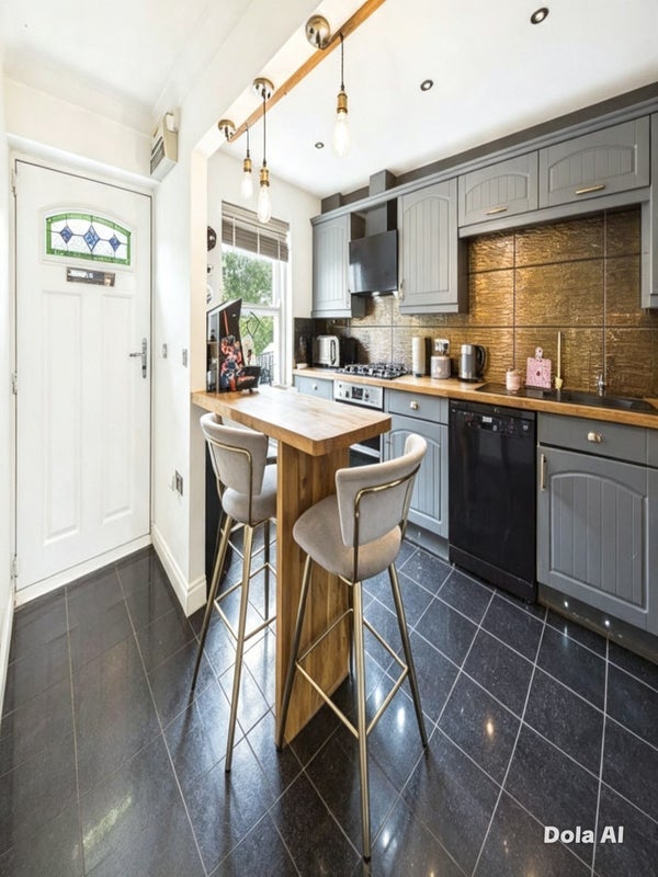 Room Longridge Way in Weston-super-Mare
