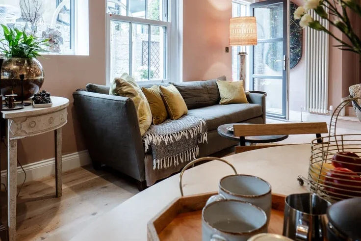 Flat Wood Lane in Greater London