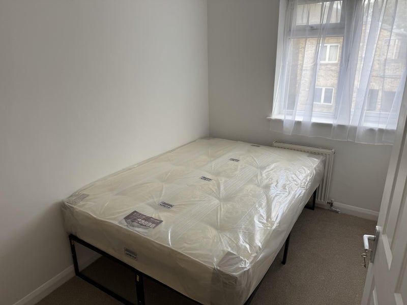 Room Belmont Road in Greater London