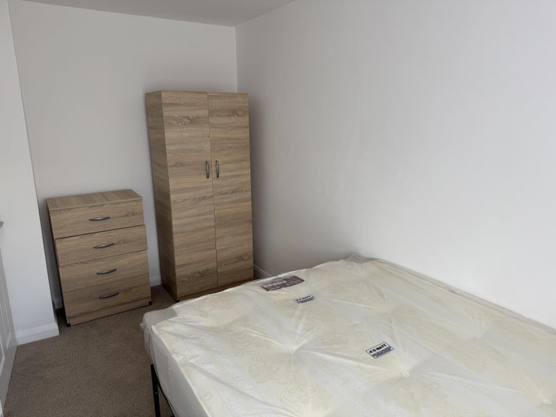 Room Belmont Road in Greater London