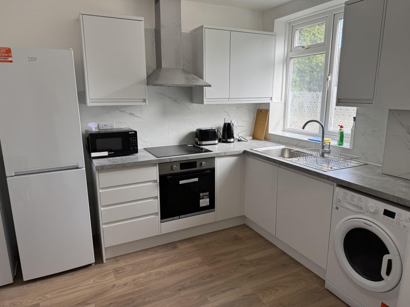Room Belmont Road in Greater London