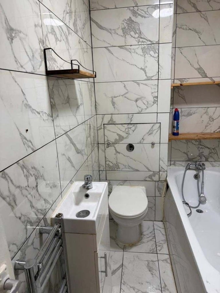 Room Mansfield Road in Greater London