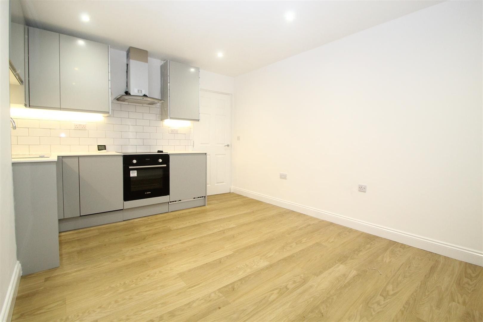 Flat Crendon Street in High Wycombe