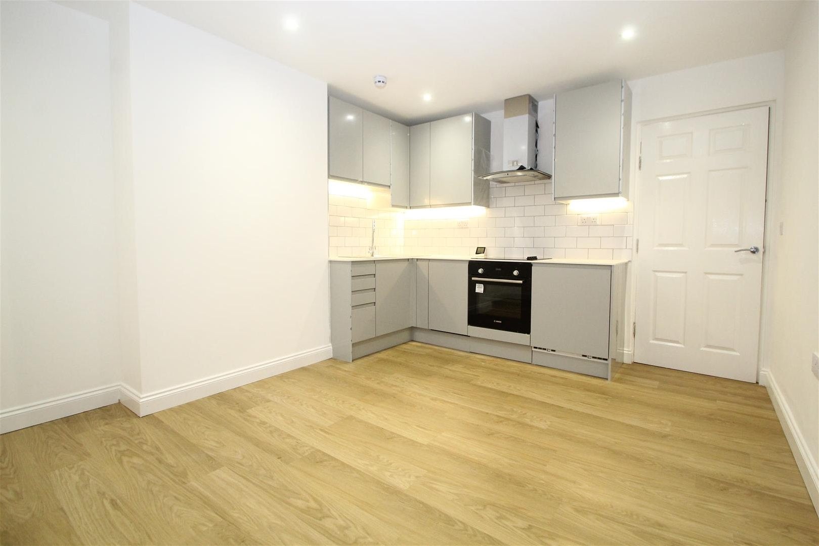 Flat Crendon Street in High Wycombe
