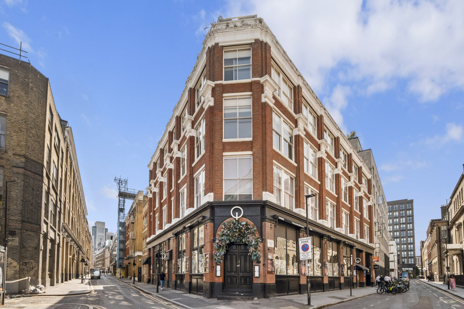 Flat Tabernacle Street in Greater London