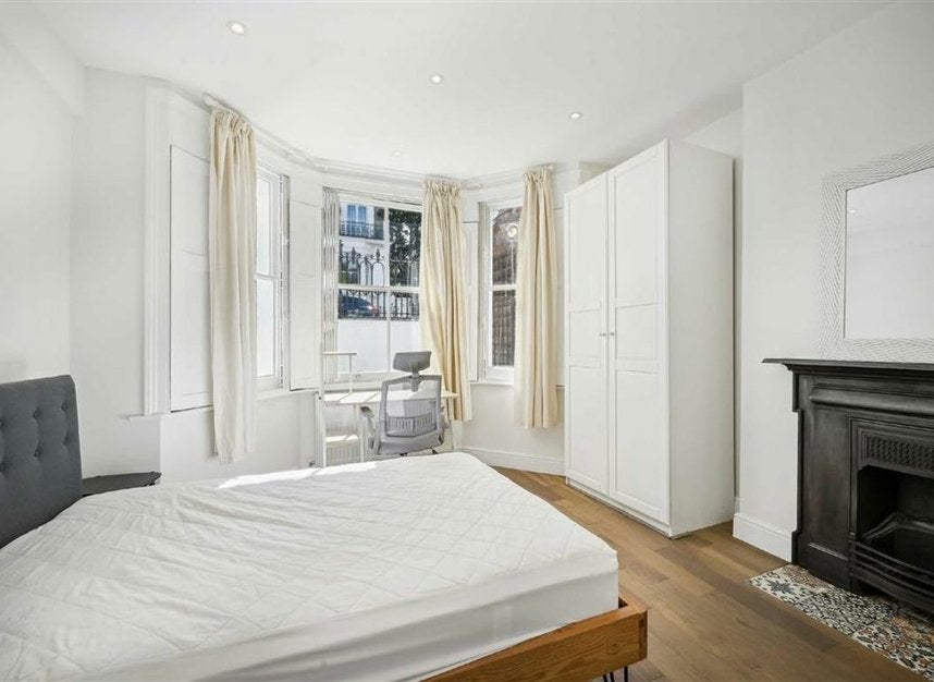 Flat Fawcett Street in Greater London
