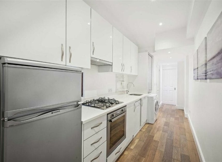 Flat Fawcett Street in Greater London