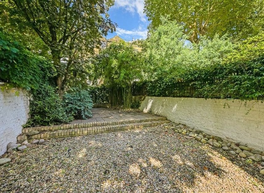 Flat Fawcett Street in Greater London