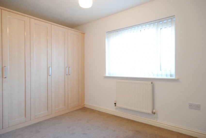 Flat Bramley Court in Wigan
