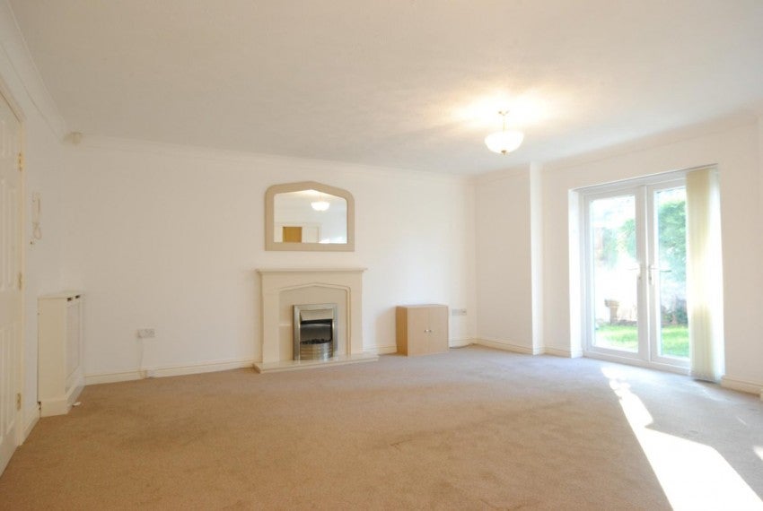 Flat Bramley Court in Wigan