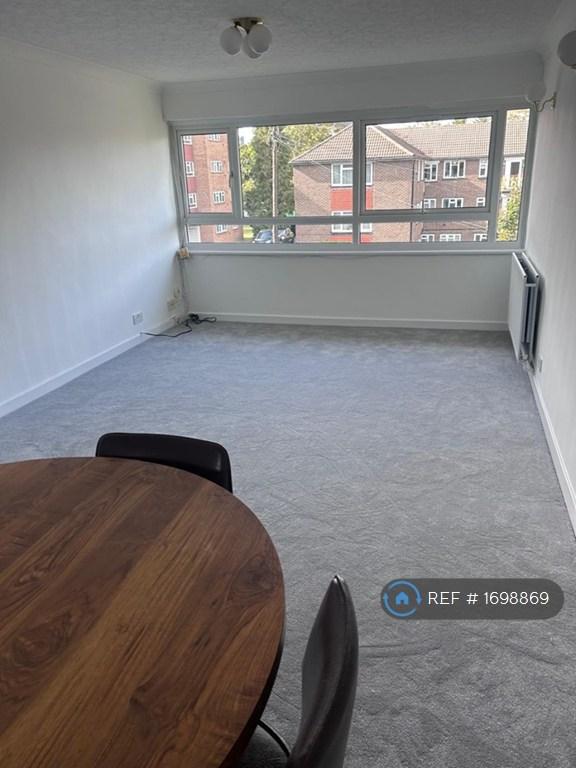 Flat Ashburton Road in Greater London