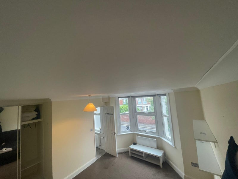 Room Commercial Way in Greater London