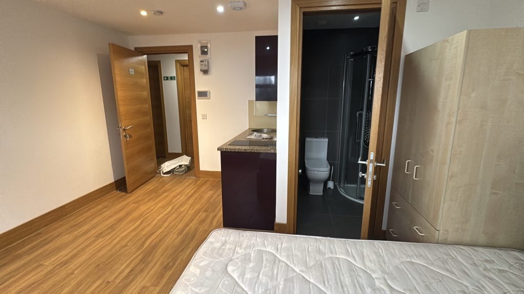 Room Sunny Place in Greater London