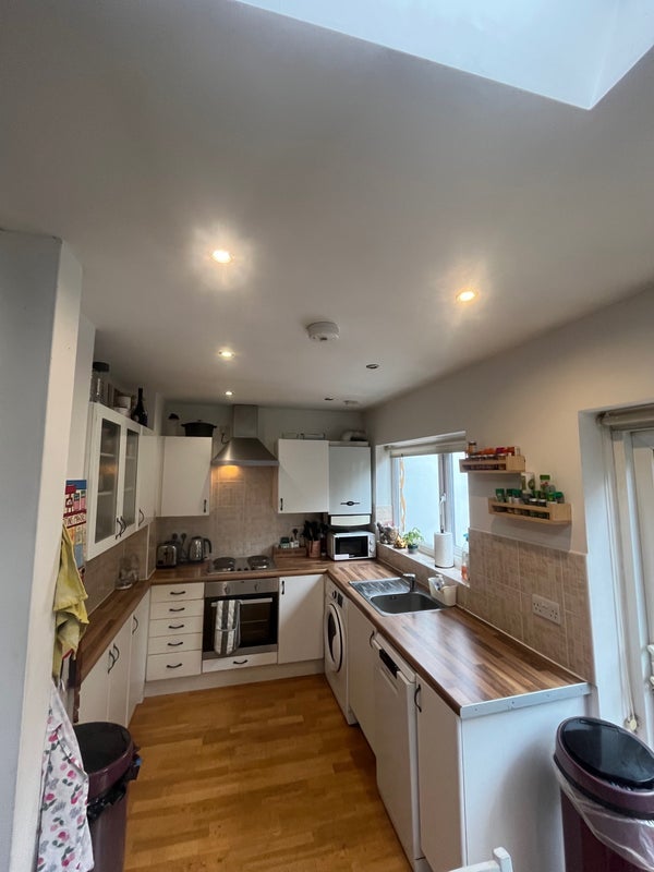 Room Hillbrook Road in Greater London