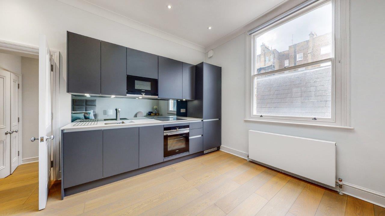 Flat Queen's Gate Terrace in Greater London