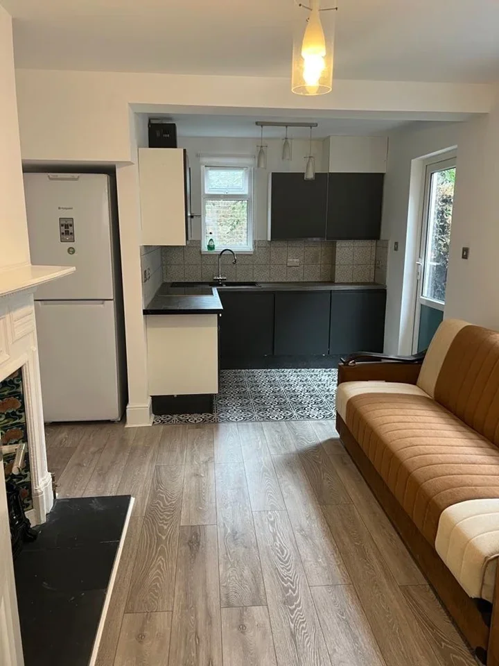 Flat Southey Road in Greater London