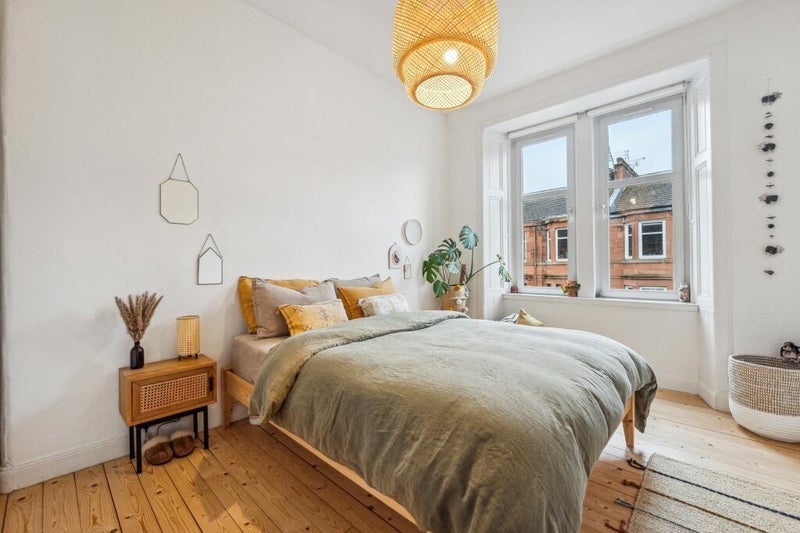 Room Dundrennan Road in Glasgow