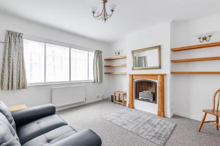 Flat Holyoake Walk in London