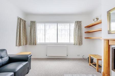 Flat Holyoake Walk in London