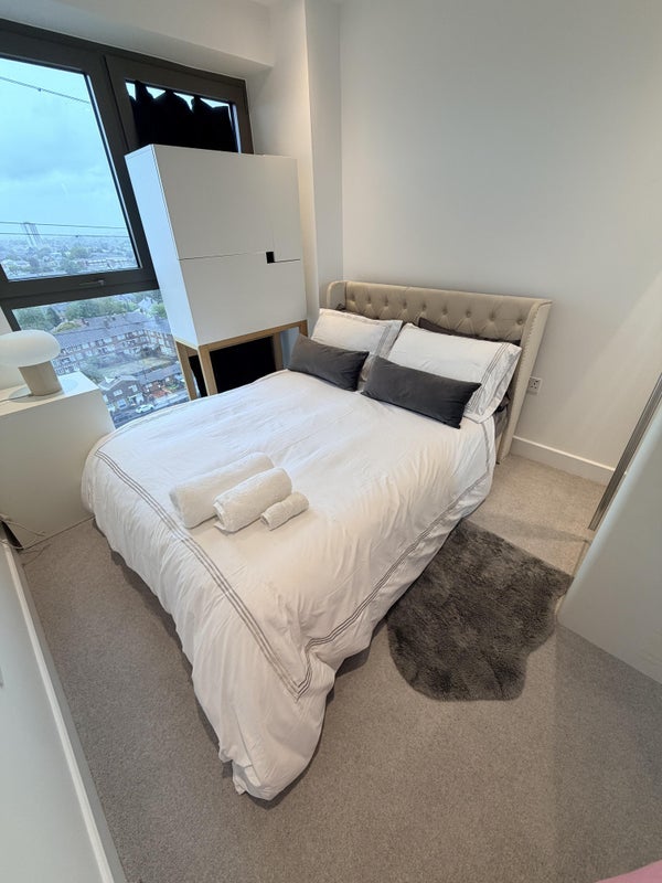 Room Seagull Lane in Greater London