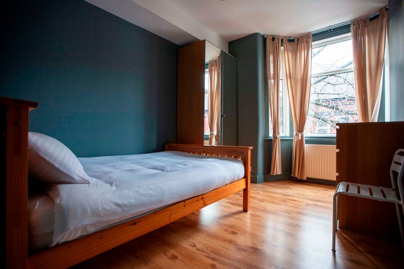 Room Cawdor Road in Manchester