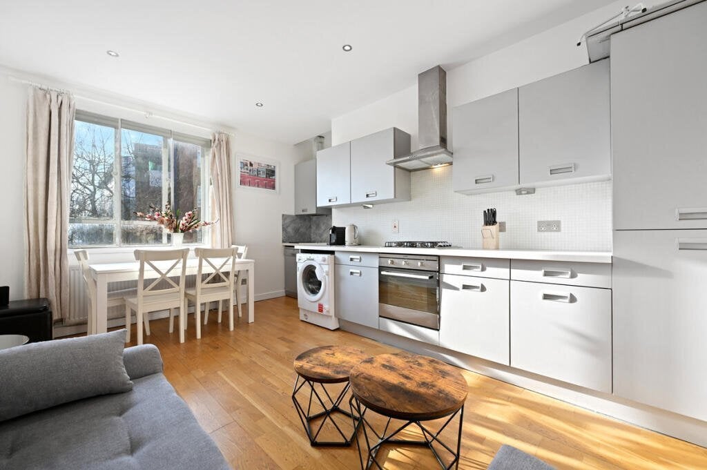 Flat Slaidburn Street in Greater London
