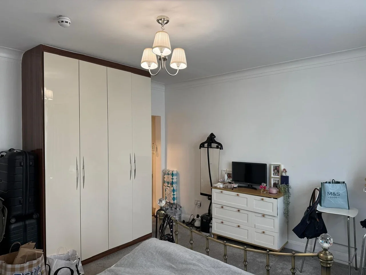 Room Great South West Road in Greater London