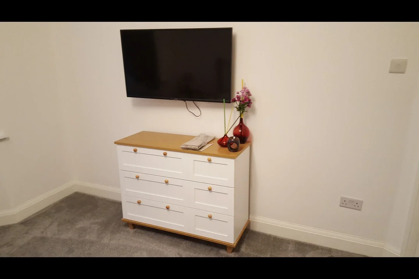 Room Great South West Road in Greater London