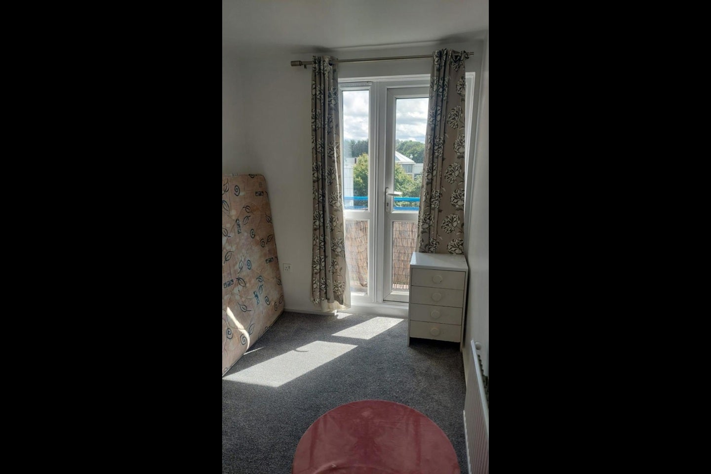 Room Glengall Grove in Greater London