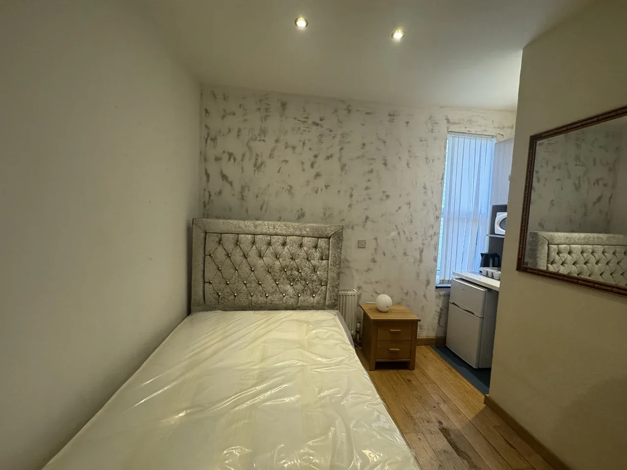 Room Cranbrook Road in Greater London
