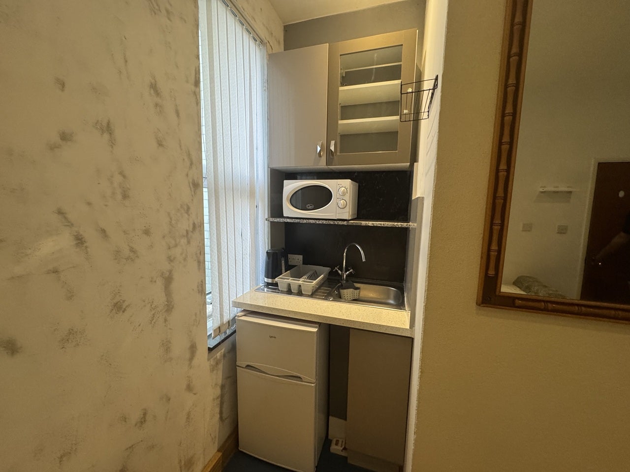 Room Cranbrook Road in Greater London